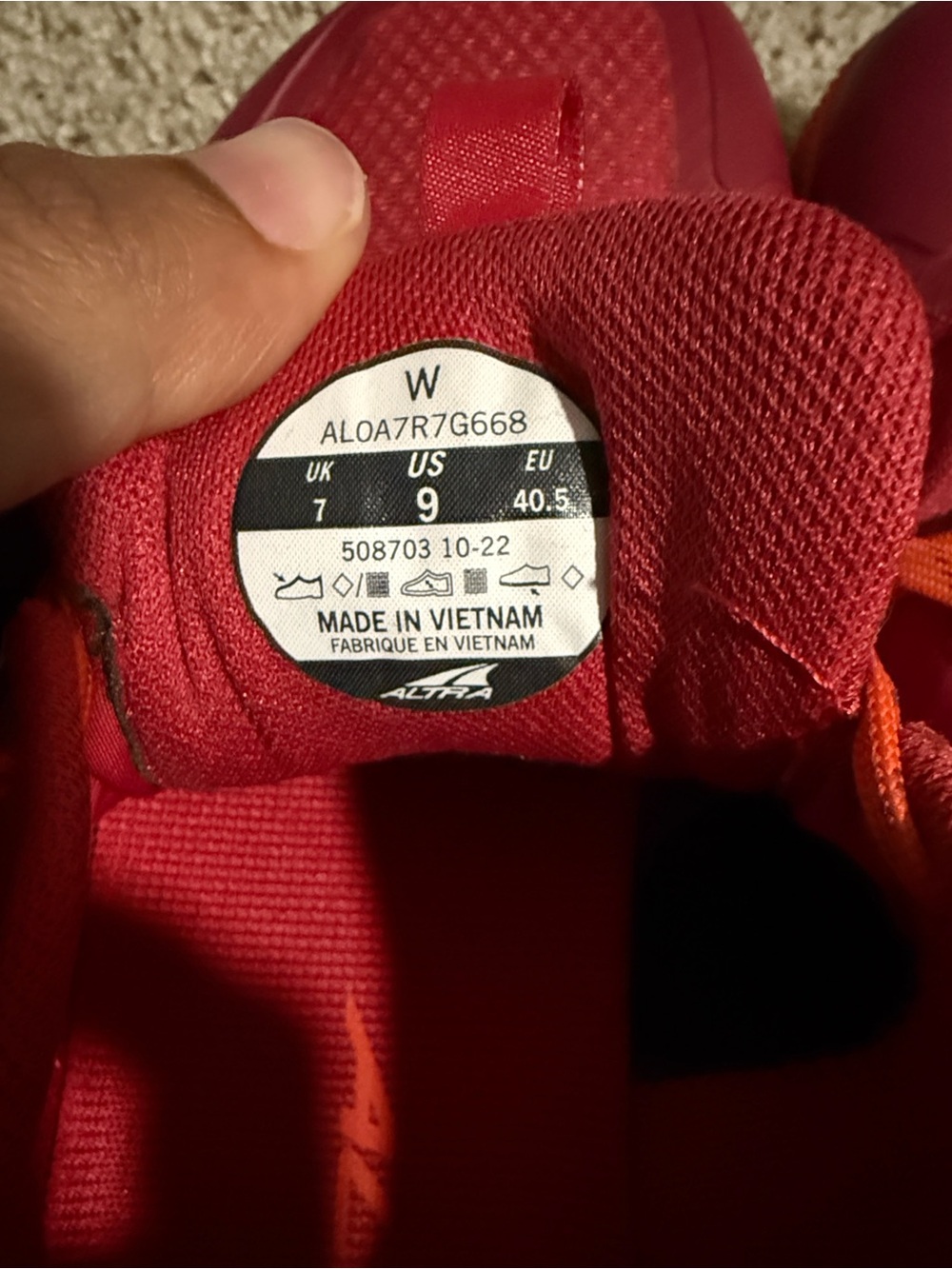 Altra Women’s Magenta Sneakers with Orange Laces - Picture 5 of 6